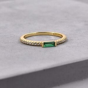 Dainty Baguette Cut Emerald Ring Diamond 925